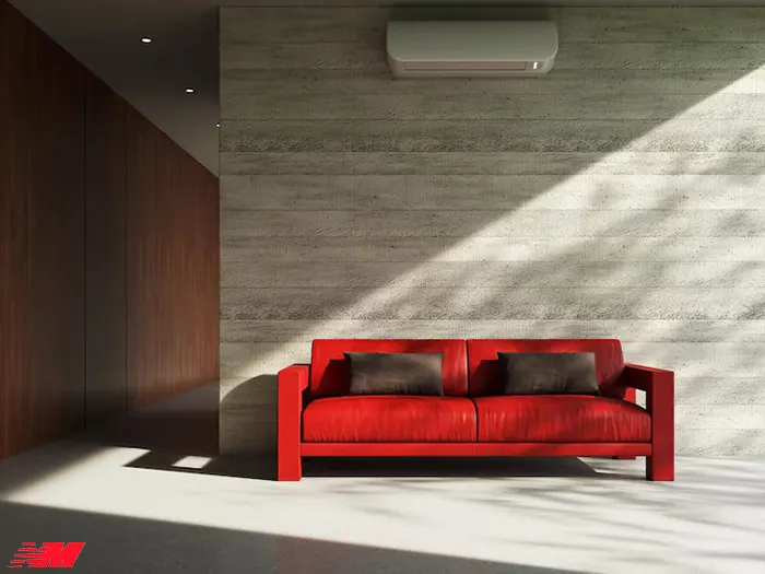 Професійний монтаж кондиціонера - фахівці встановлюють зовнішній блок на фасаді будинку